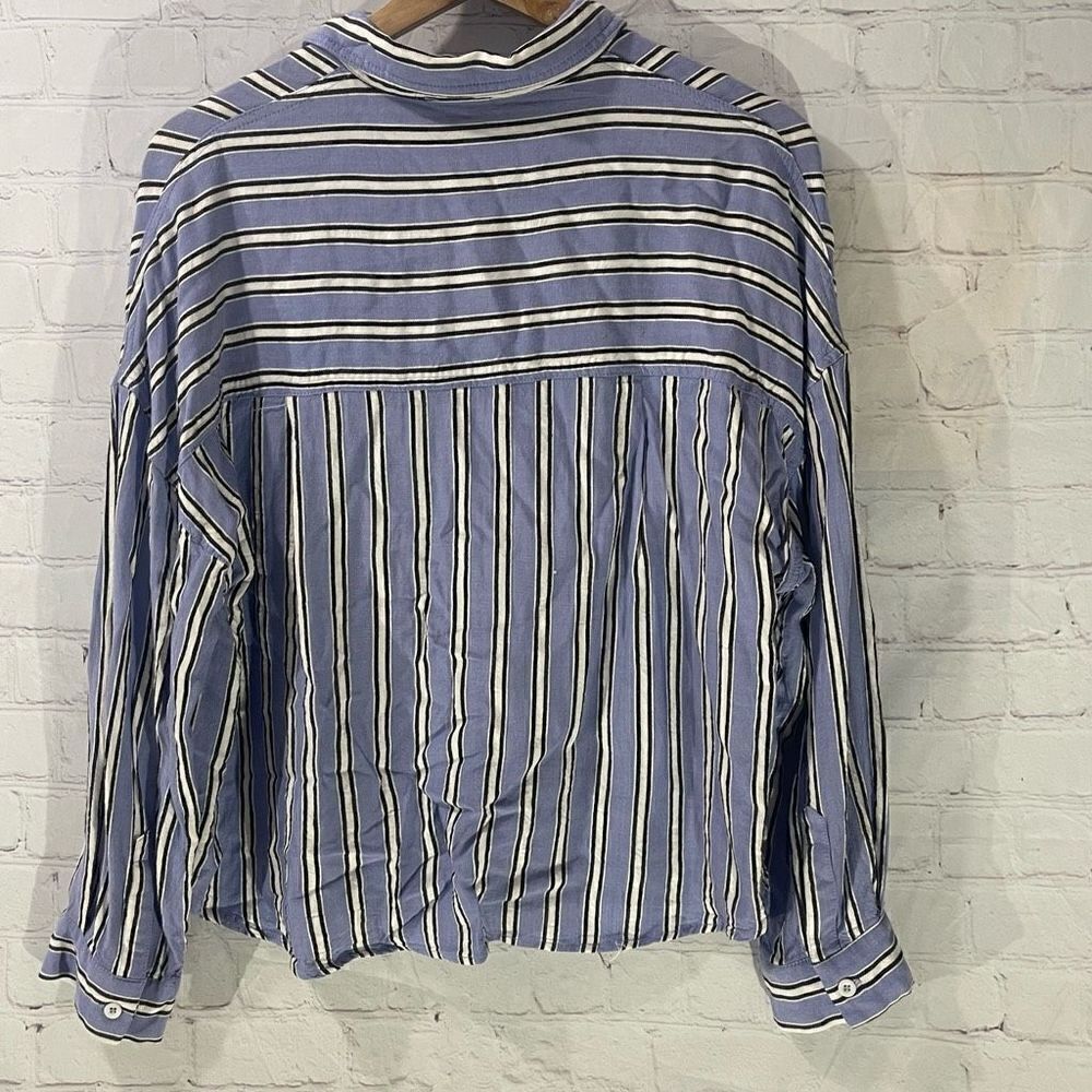 Ellison button up - Picture 2 of 6
